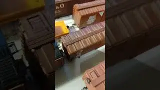 New RI boxcar from the REAL Rock Island
