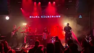Diana Căldăraru în concert la Expirat  Flori, fete sau băieți