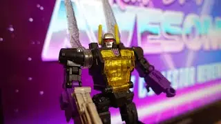 Transformers Legacy Deluxe Class Kickback Review