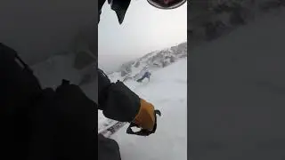 Graphic crash from The Chute yesterday up at Tuckerman Ravine. 📹 @skinutz603 #viralvideo #everest