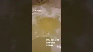 Bola de sais e petalas para banho energizante