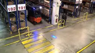 Linde Blue Spot - Blauer Punkt an Staplern sorgt f&uuml;r Sicherheit | Arbeitssicherheit im Lager