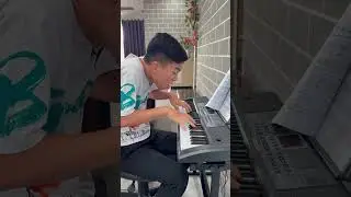 Đ&aacute;nh đ&agrave;n piano đ&uacute;ng c&aacute;ch || Play the piano properly #shorts