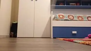 Schiaccio cose con i piedi soddisfacente