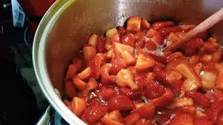 STRAWBERRY PRESERVES WITH NO PECTIN / CANNING RECIPE