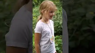 Farb-Sammelspiel im Wald | Besch&auml;ftigung f&uuml;r den Spaziergang mit Kindern