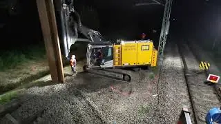 Spundwand rammen im Gleisbett Baustelle Deutsche Bahn Juni 2023 Karlsruhe /Durlach