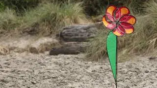 Red Daisy Flower Spinner | Garden Decor | KiteGarden.com