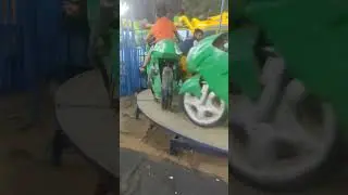 baby bike wala jhule pr dar nahi raha 😍😍😍🥰🥰😂😄🛵 #baby #jhula #youtubeshorts #mela #shorts