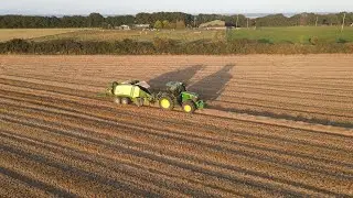 John Deere 6250R Big Square baling