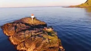 An assignment - Landing in a boat