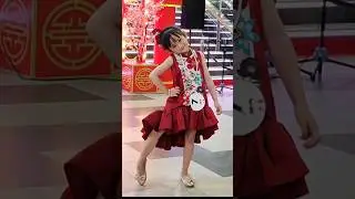 Elegant Kids Traditional Chinese Dress Fashion Show &ndash; Stunning Cultural Styles on the Runway