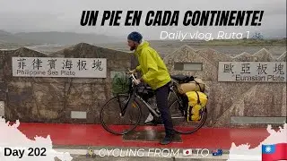 ¡Un pie en cada CONTINENTE! | Day 202 Cycling from Japan 🇯🇵 to Australia 🇦🇺 