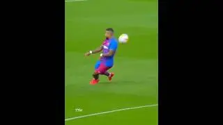 Memphis Depay skills #shorts #football  #memphis depay