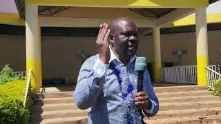 Wręczenie nagrody Caleb Amisi Trophy of Excellence w St. Joseph's Boys-Kitale