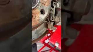 #bmwservice #nickcarfix #bmw #brakepads #brakesservice