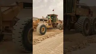 Caterpillar MG06 Motor Grader Trimming Road I#shorts #caterpillar #shortvideo #grader #construction