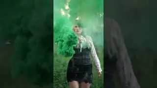 Green Dual Vent Smoke Bombs - Photoshoot Ideas for Portrait Photography