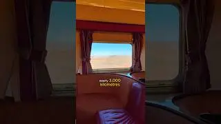 Этот поезд пересекает целый континент.