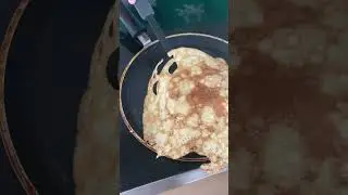 Making Russian pancakes! #food  #cooking #pancake #russia