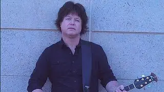 Midwest Music Hour live from the living room with Doug Sheen