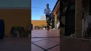 Trials back wheel hops practice 🦁❄️♒️🌞🎬🚴🏻&zwj;♂️ #streettrials #bikes #trialsbike