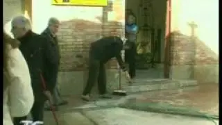 Predappio: raid vandalico al cimitero