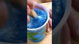 Mixing metallic blue epoxy resin 💙⚪️💦