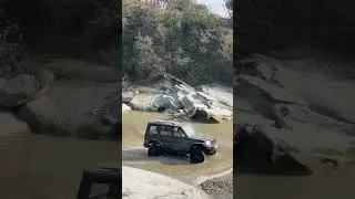 Scorpio 4x4 water crossing. #scorpio #4x4 #watercrossing r