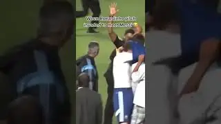 When Ronaldinho invaded pitch to meet Messi😂