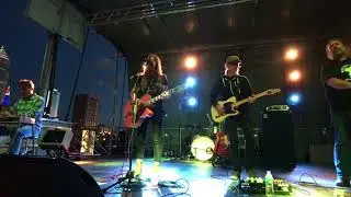 Sarah Shook & The Disarmers 