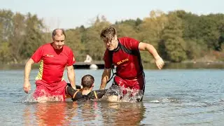 🚨 Notfall im See &ndash; DLRG rettet mit Restube lifeguard!