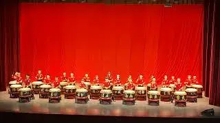宽柔三小二十四节令鼓队于2023年12月31日，在假宽柔中学大礼堂举行的二十四节令鼓大汇演《鼟晓•叄》公开演出