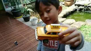 unbokcing mainan mobil CRUZER