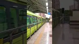 Mumbai Monorail arriving at Lalbag | Monorail Bound to Mahalaxmi - JB's Railworld.