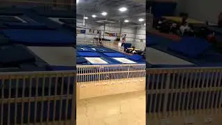 Величайшая смешанная синхронная пара, которая когда-либо делала это 💪🏻 #сальто #гимнастка #батут ...