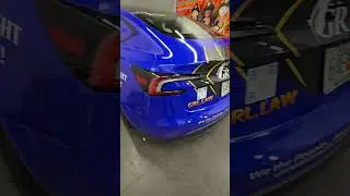 Tesla Wrapped: Dise&ntilde;o e Impresi&oacute;n por Car Wrap Solutions
