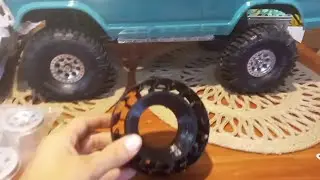 Trying out the exo caged rc tire inserts in the proline 1.9 super swamper boggers!