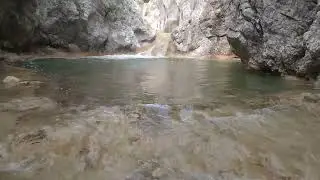 Крым. Трехкаскадный на реке Бага.Three-stage waterfall on the Baga River.