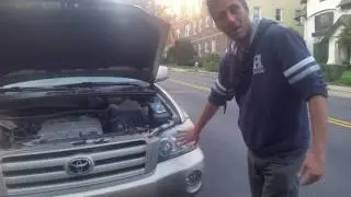 Mr.G's one minute lessons : how to change a car light bulb.