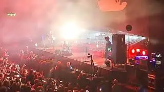 Papa Roach/Rob Holliday-Firestarter