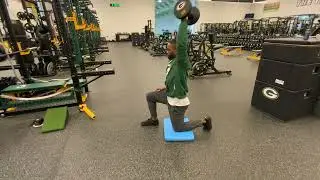 1/2 Kneeling Arnold Press