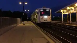 Go train 618 at Burlington go station August 30 2018