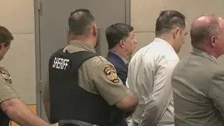 Gov. Abbott ignores questions about push to pardon Daniel Perry