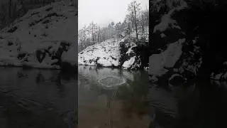 Deep water. Heavy snow. One risky cast ❄️🎣 #snowfishing #extremefishing #castnetfishing #shorts