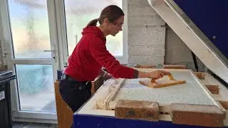 The making of recycled glass shingels for the Buttermarket