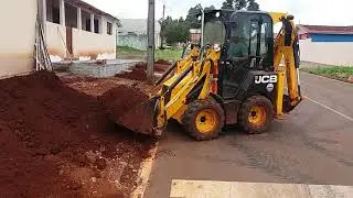 Mini retroescavadeira 1cx pequenas obras