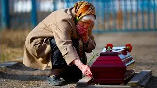 На похоронах внука бабушка заподозрила неладное! Открыв гроб, она была в ужасе!