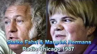 Stafke Fabri en Margriet Hermans in de studio van Radio Chicago