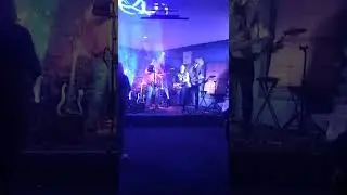 that Nashville Cat, Zach Dickerson came to see us and played my Westone